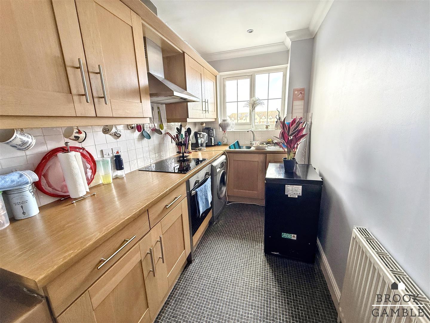 1 Bedroom Apartment. Long Beach View in Eastbourne, East Sussex 13